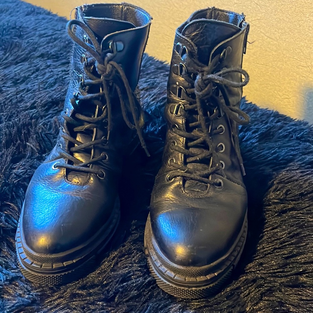 Cute boots 🔥🔥